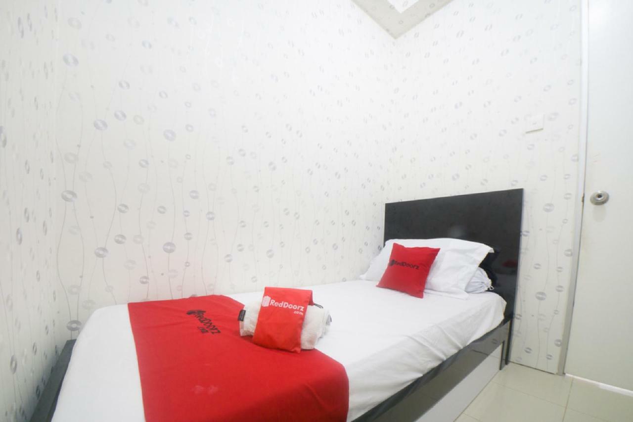 Reddoorz Apartment @ Pegangsaan Kelapa Gading 3 Джакарта Екстер'єр фото